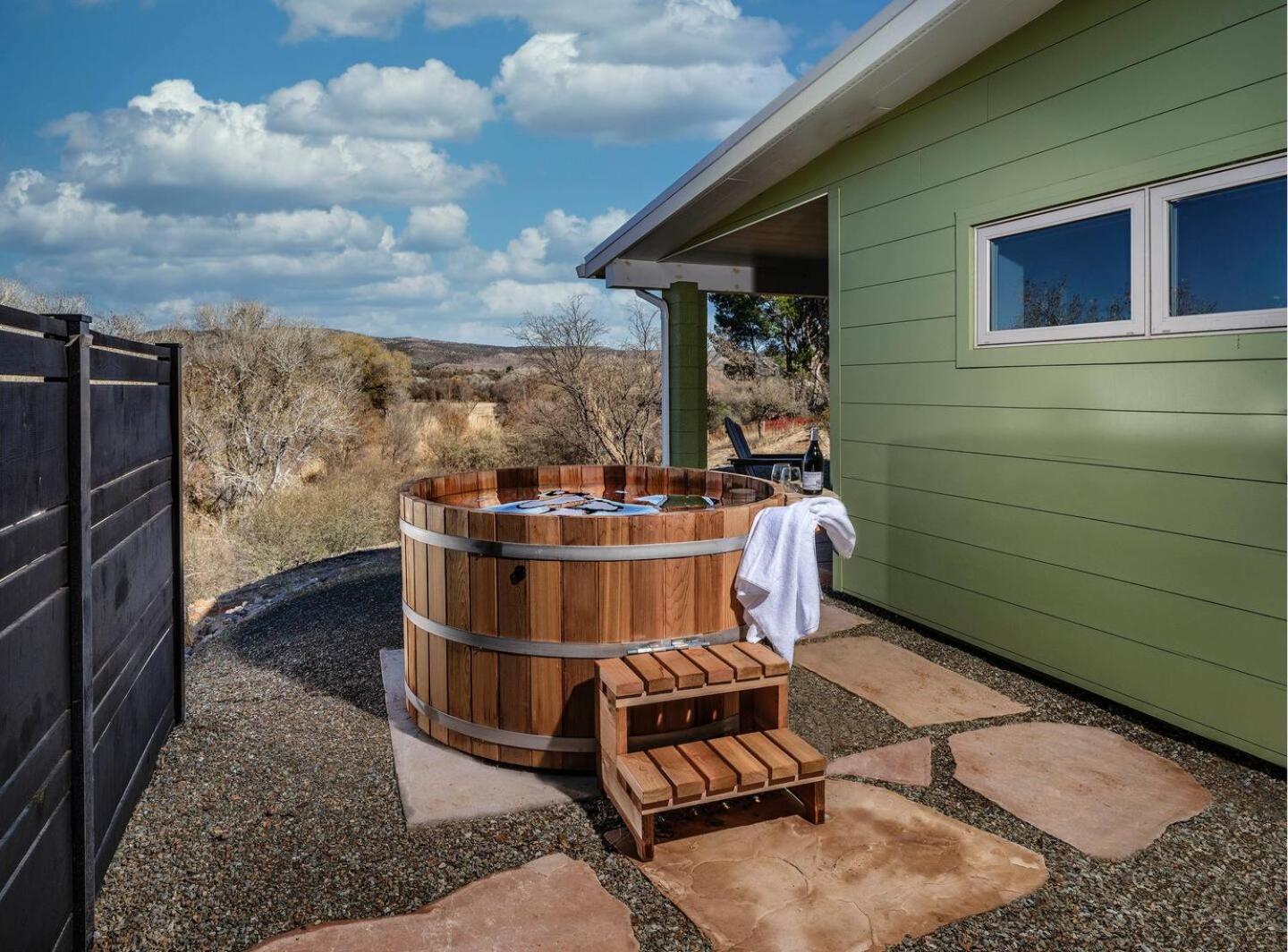 Pitchner Place Creekfront Hot Tub Fire Pit Cornville ภายนอก รูปภาพ